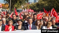 CHP Genel Başkanı Özgür Özel, Cumhuriyet Bayramı kutlamalarına katıldı.